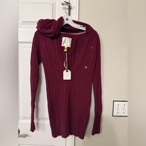 Women’s Ribbed V-Neck Hooded Sweater – Burgundy